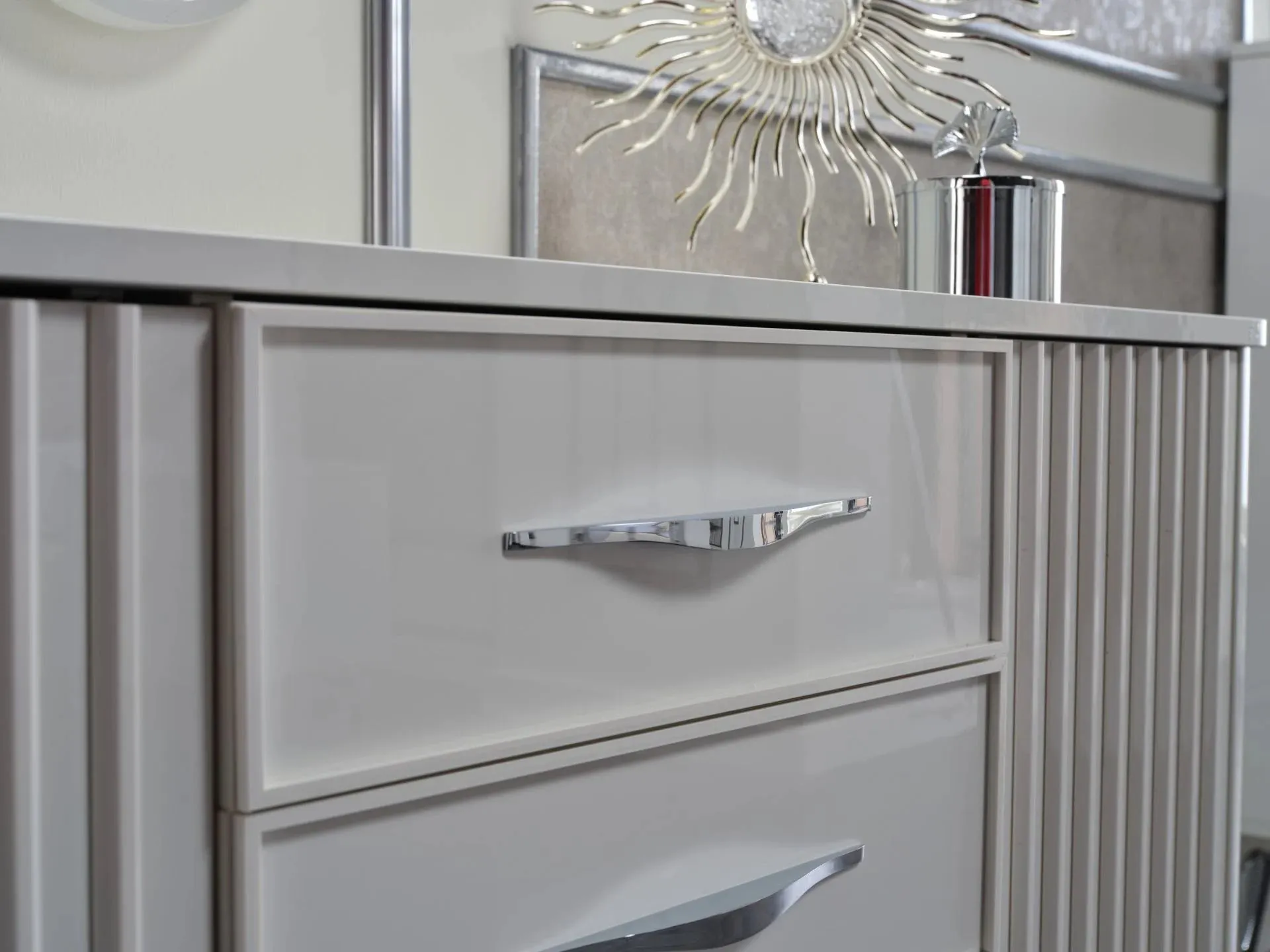 Aysa Dressing Table & Mirror