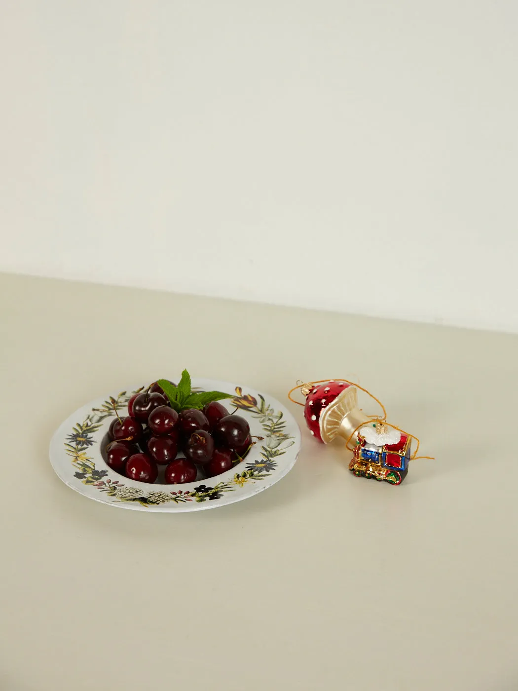 Flower Garland Plate