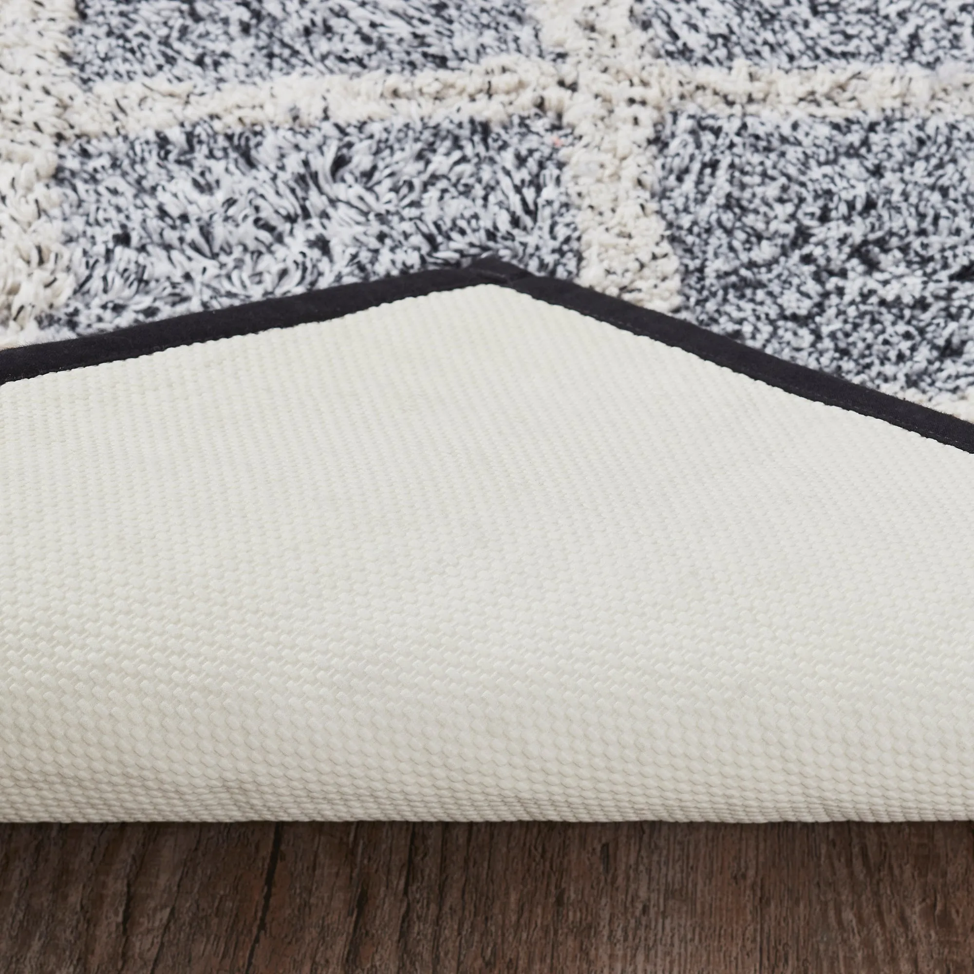 Frayed Lattice Bathmat