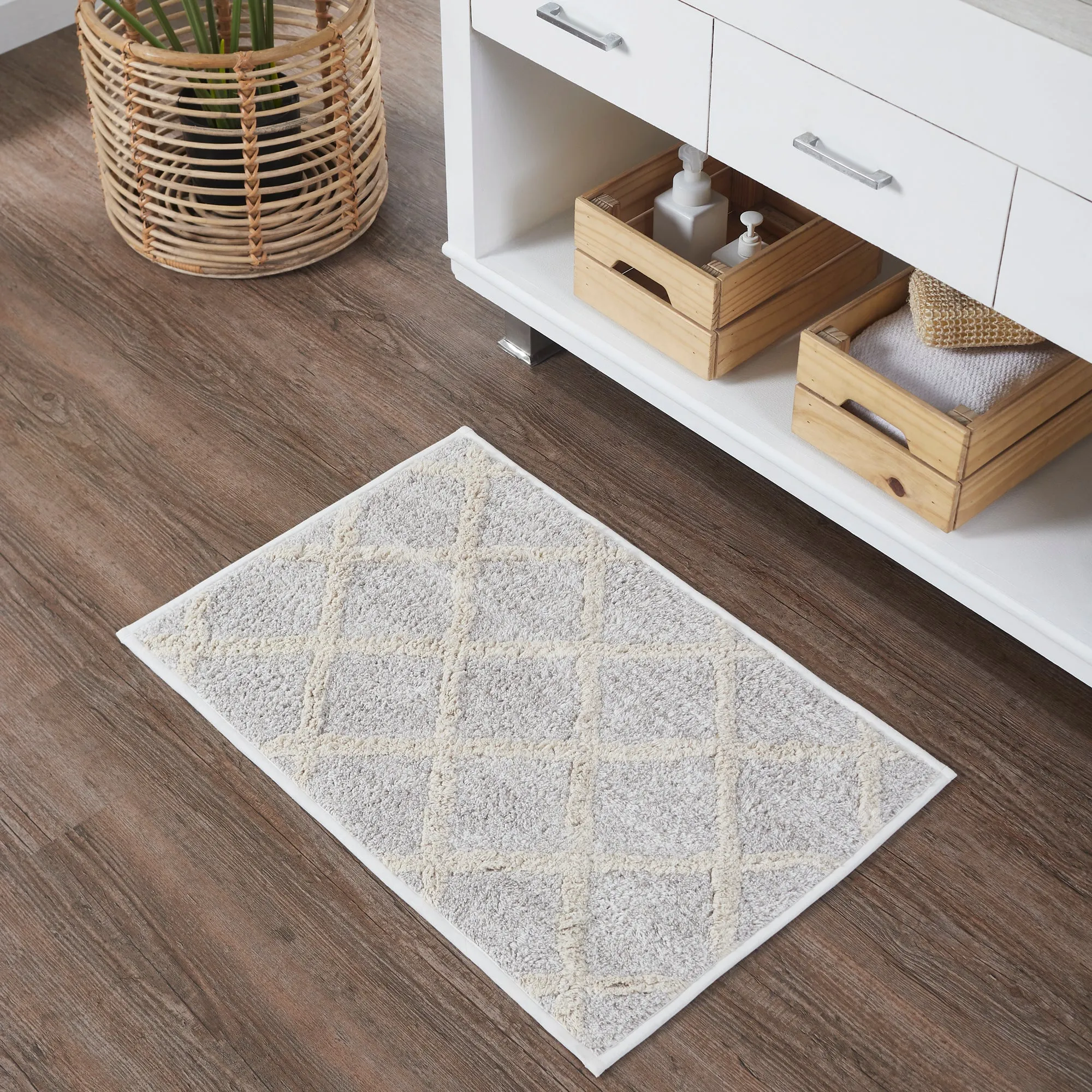 Frayed Lattice Bathmat