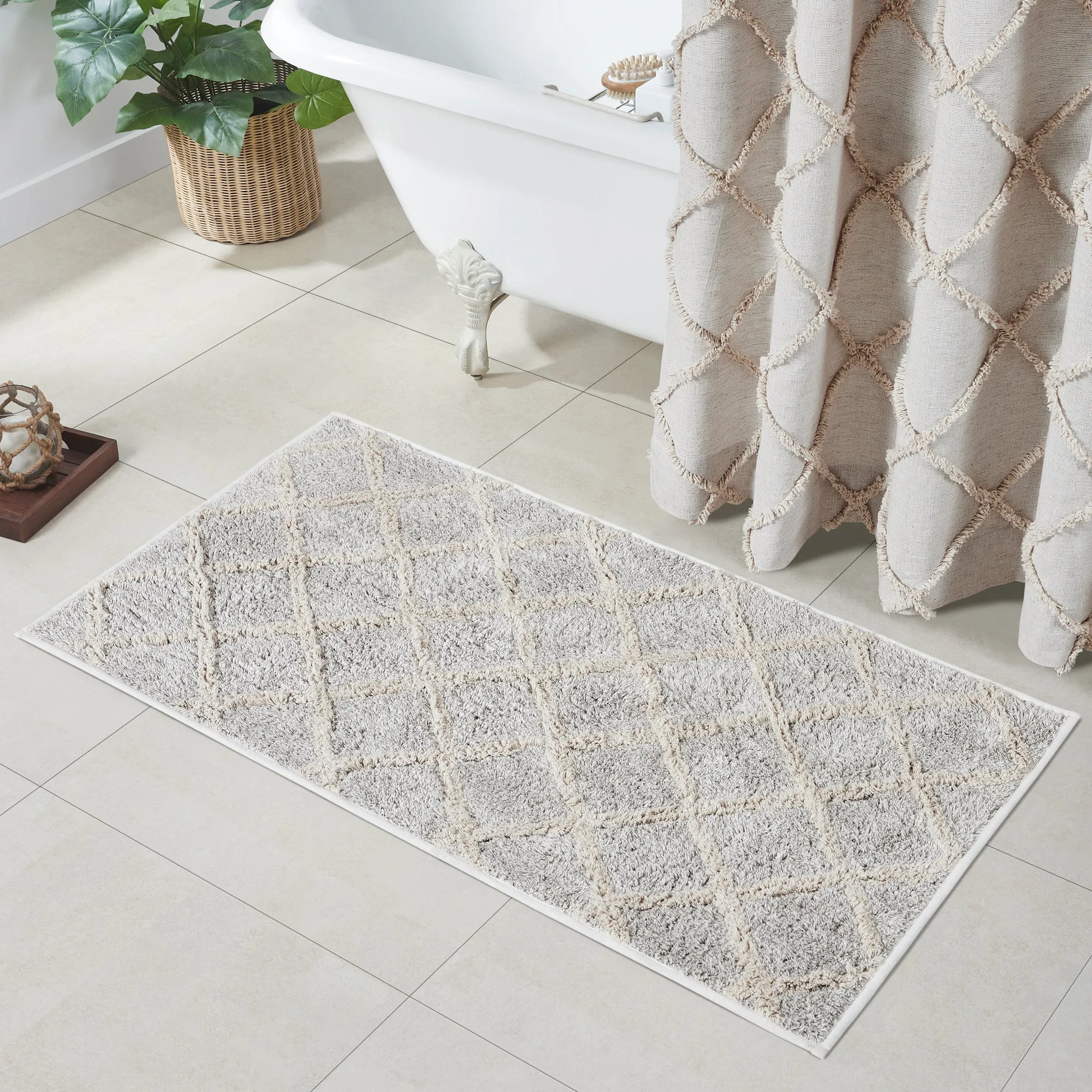 Frayed Lattice Bathmat
